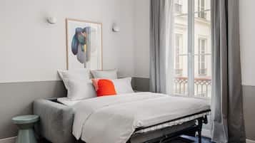 Design Apartment | Living area | 80-cm plasma TV with satellite channels, TV