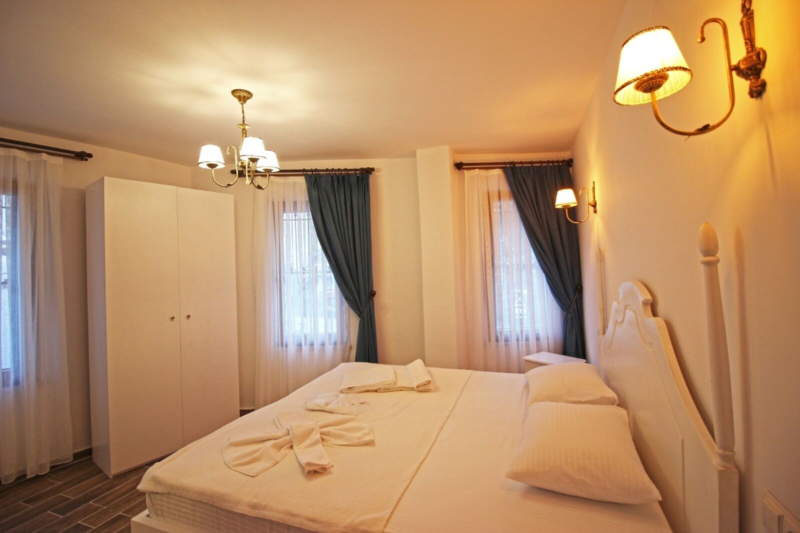 standard double room | desk, free wifi, bed sheets
