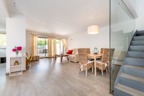 Interior - Holiday Home “Aloe” with Garden, Terraces & Wi-Fi (Son Serra de Marina)