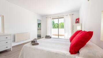 4 chambres, fer et planche Ă repasser, Wi-Fi gratuit, draps fournis