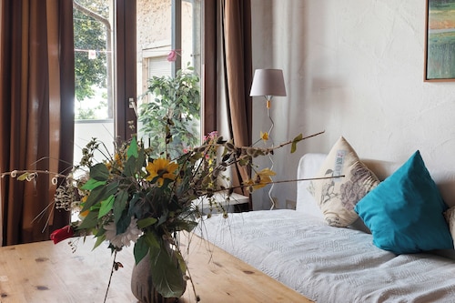 Zentrale Ferienwohnung "Gnadenseeblick" am Bodensee mit Blick auf den See und die Berge