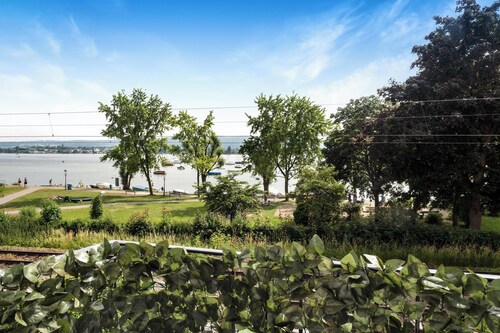 Zentrale Ferienwohnung "Reichenaublick" am Bodensee mit Blick auf den See und die Berge