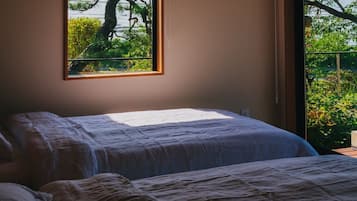 2 bedrooms, desk, free WiFi, bed sheets