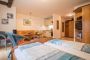 1 bedroom, free WiFi, bed sheets