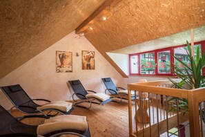 Interior - Holiday Apartment "Risthof 4" Balcony, Shared Garden, Sauna and Playground (Owingen)