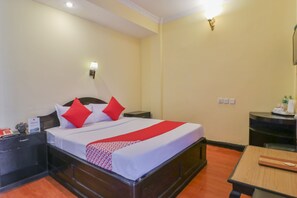 Deluxe Single Room | Memory foam beds, individually decorated, individually furnished, desk