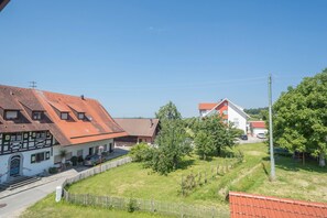 Exterior - Holiday Apartment ‘Haus Desor’ with Lake View, Wi-Fi, Balcony (Kressbronn)