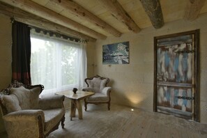 Cortinas blackout, tabla de planchar con plancha y wifi gratis