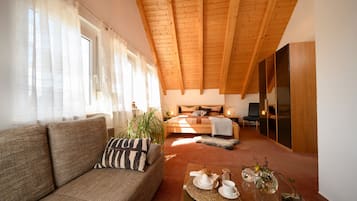 Fernseher, DVD-Player, Tischtennisplatte, Stereoanlage