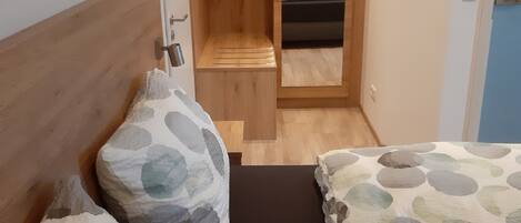 Double Room | Free WiFi, bed sheets