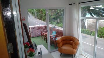 Smart-TV, DVD-Player, Stereoanlage