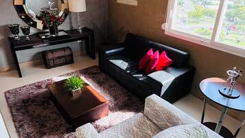 Hypo-allergenic bedding, soundproofing, free WiFi