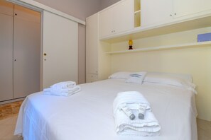 2 dormitorios, tabla de planchar con plancha, wifi gratis