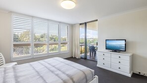 3 bedrooms, iron/ironing board