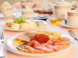 Free daily continental breakfast