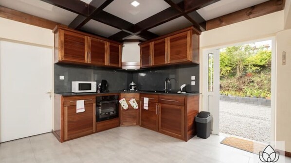 Réfrigérateur, micro-ondes, four, lave-vaisselle