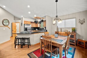Stadtwohnung, 3 Schlafzimmer | Speisen