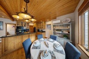 Dining - Settlers 2 Bedroom Condo by RedAwning (Park City)
