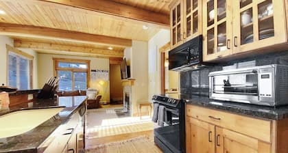 Settlers 2 Bedroom Condo by RedAwning