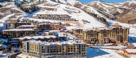 Condo, 2 Bedrooms | Exterior