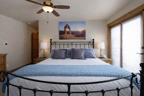 Condo, 2 Bedrooms