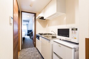 Kühlschrank, Mikrowelle, Herdplatte