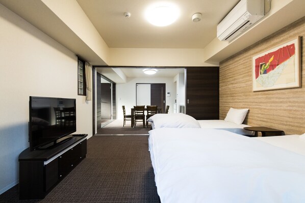 2 bedrooms, bed sheets