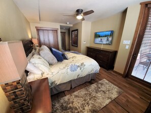 3 عدّة غرف نوم ومكواة/لوح كي وواي فاي مجانًا وملاءات أسرّة