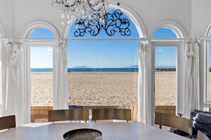 Dining - 2409O - Villa on the Strand (Oxnard)