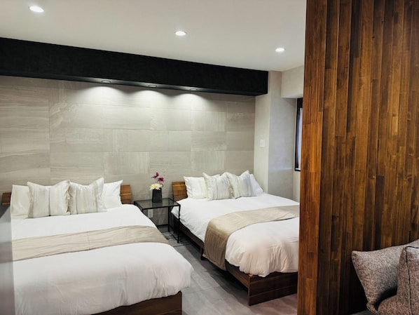 1 室のベッドルーム、デスク、アイロン / アイロン台、WiFi (無料)