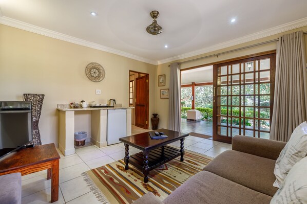 Living area - Country Lane Lodge (Mbombela)