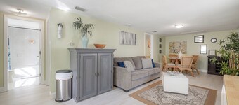 2BR Cottage In Heart of Tampa's Trendy Urban Core