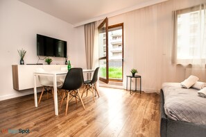 Family Studio Suite | Courtyard view - BatogoSpot Tumski 2 (Wroclaw)
