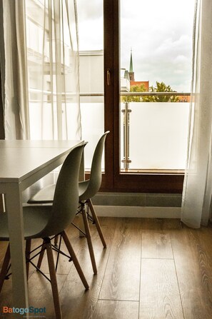 Elite Studio Suite | Dining room