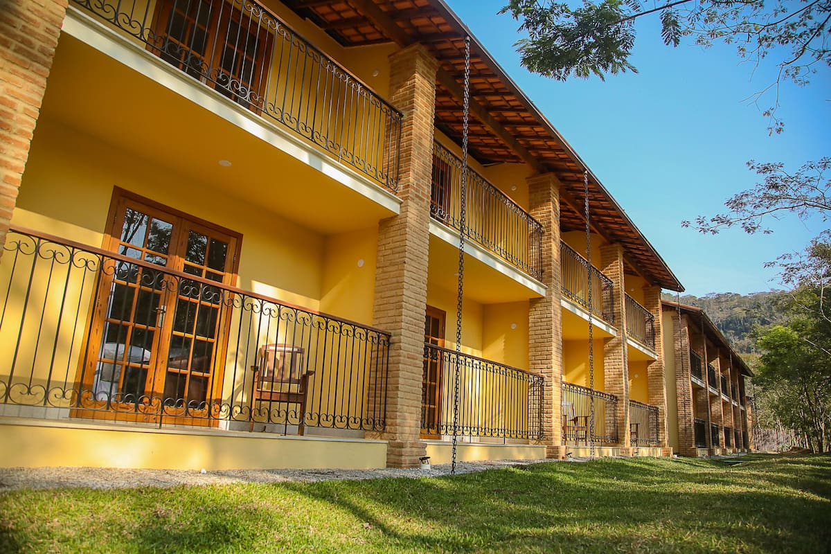 IPE | Frigobar, cofres nos quartos, berços grátis, Wi-Fi de cortesia