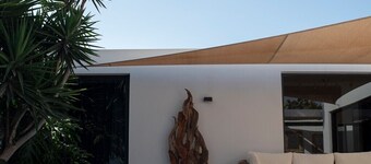 Casa Mila with heated pool in El Roque