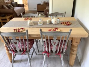 Dining - Countryside Cottage with Views Across Fields (Throwley Forstal)