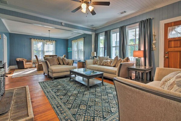 Smart TV, books, offices