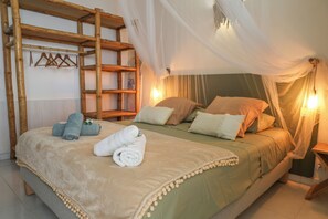 1 bedroom, iron/ironing board, free WiFi, bed sheets - ON THE COCO BEACH: turquoise lagoon & city center. Beach and shops within walking distance. (Sainte anne)