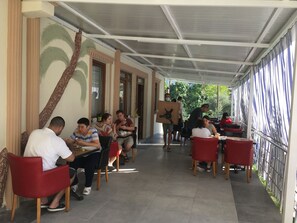 Sudah termasuk sarapan ala kontinental setiap hari