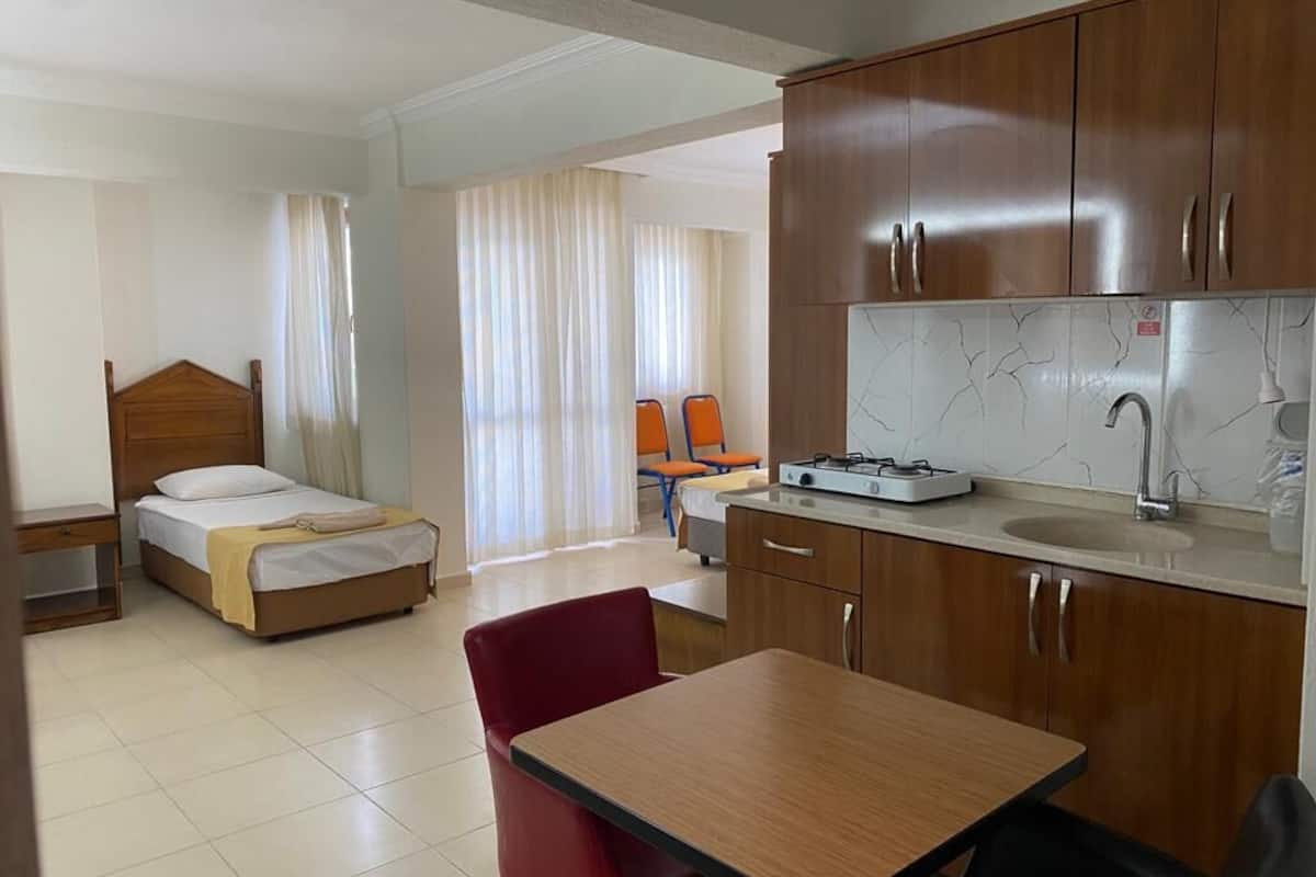 family room, kitchenette | desk, free wifi, bed sheets