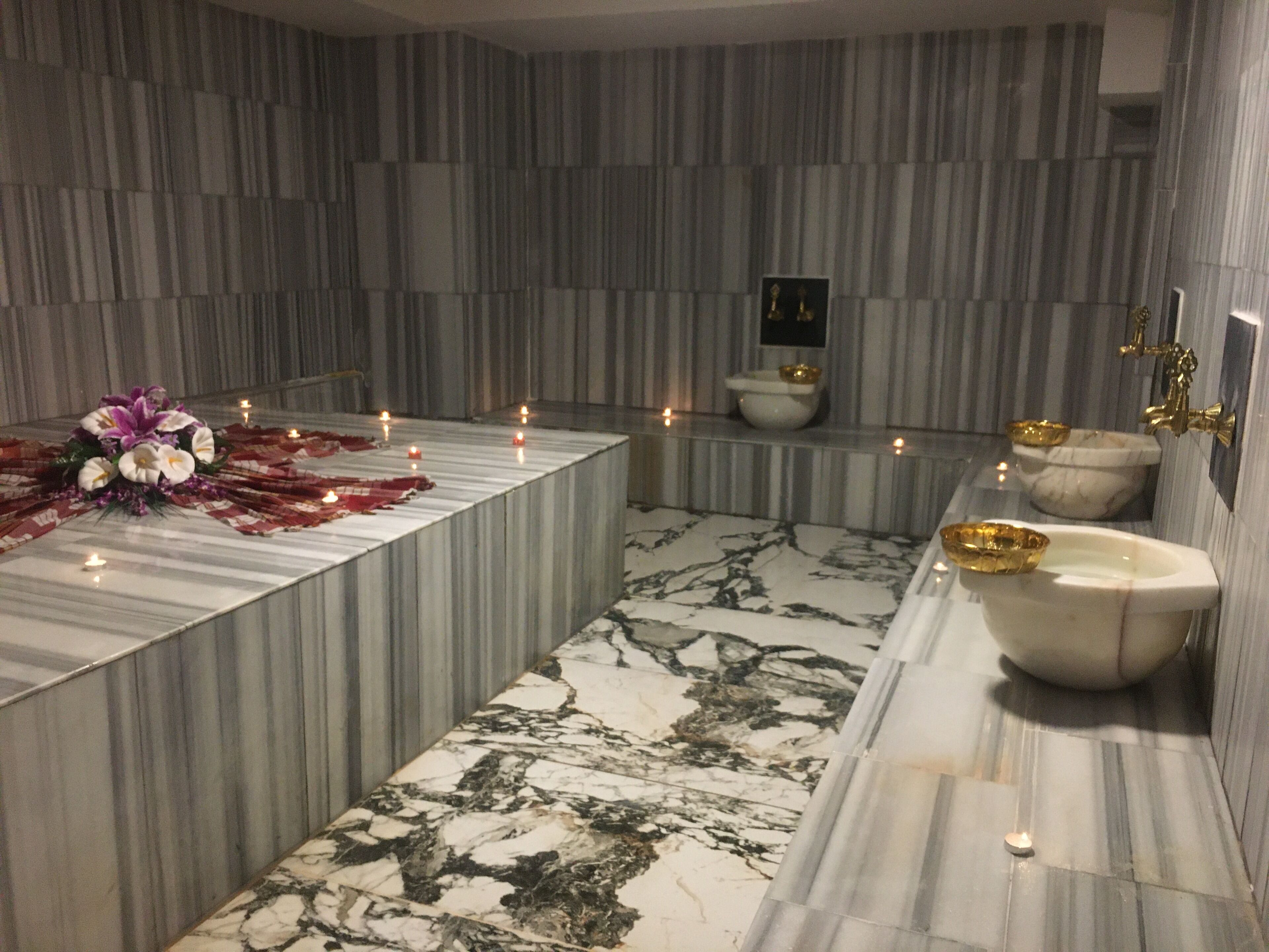 温泉/矿泉、土耳其浴、泥浴、按摩服务