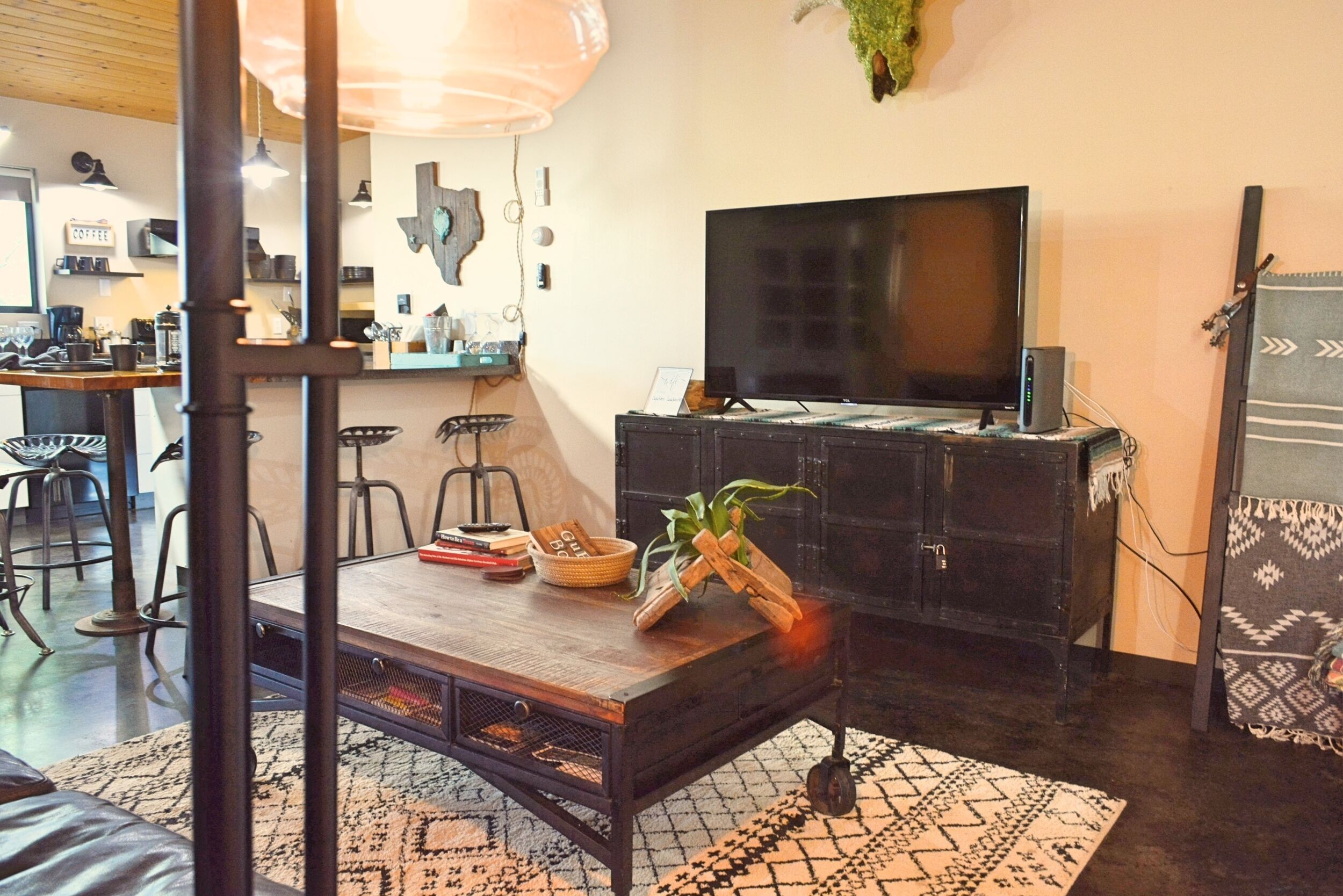 TV connectée, cheminée