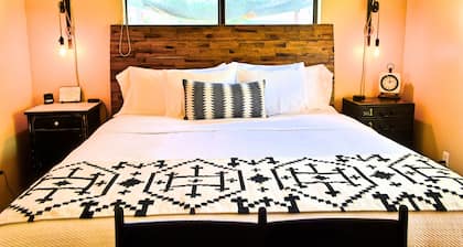 Casa Acero - hot tub spa, comfortable, views, private