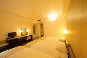 1 bedroom, desk, iron/ironing board, free WiFi - Nonsmoking Triple bedroom No meals / Asahikawa Hokkaidō (Asahikawa)