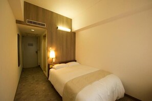 1 habitación, escritorio, tabla de planchar con plancha y wifi gratis