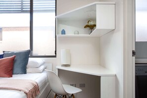 Iron/ironing board, WiFi, bed sheets