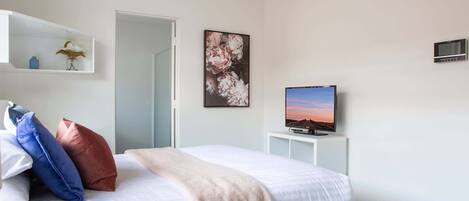 Bügeleisen/Bügelbrett, WLAN, Bettwäsche