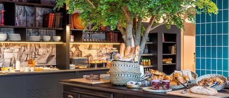 Daily buffet breakfast (EUR 18 per person)