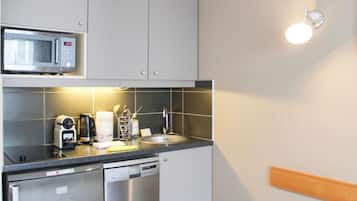 Fridge, microwave, dishwasher, coffee/tea maker